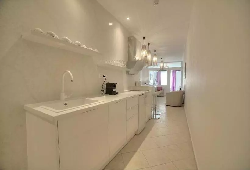 Downtown Glyfada Smart Apartment