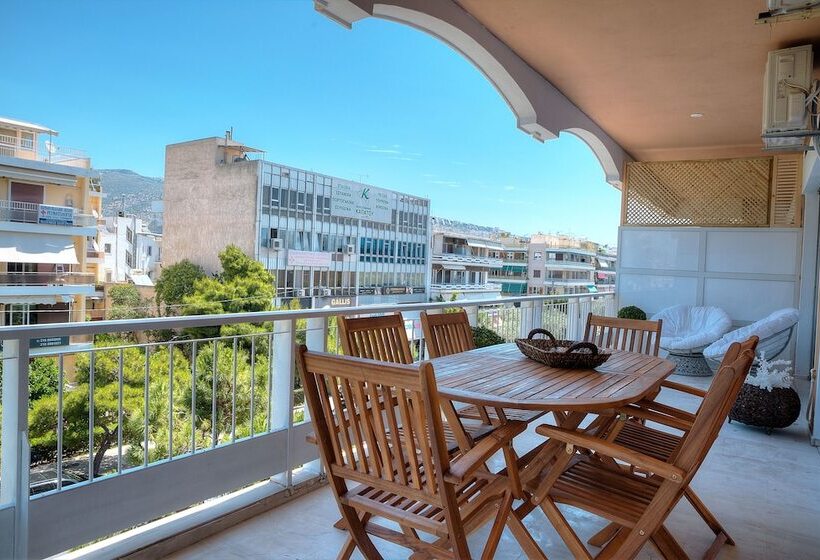 L Apartment Blanc Dans Le Centre De Glyfada
