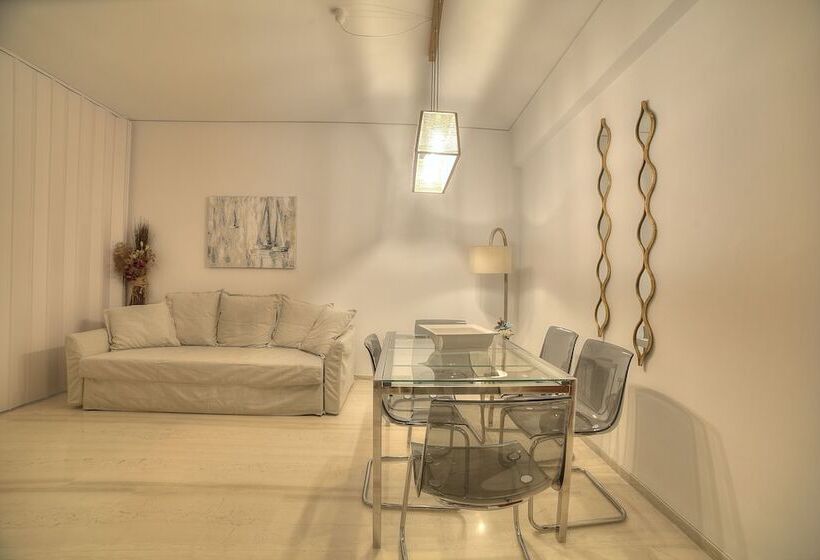 L Apartment Blanc Dans Le Centre De Glyfada