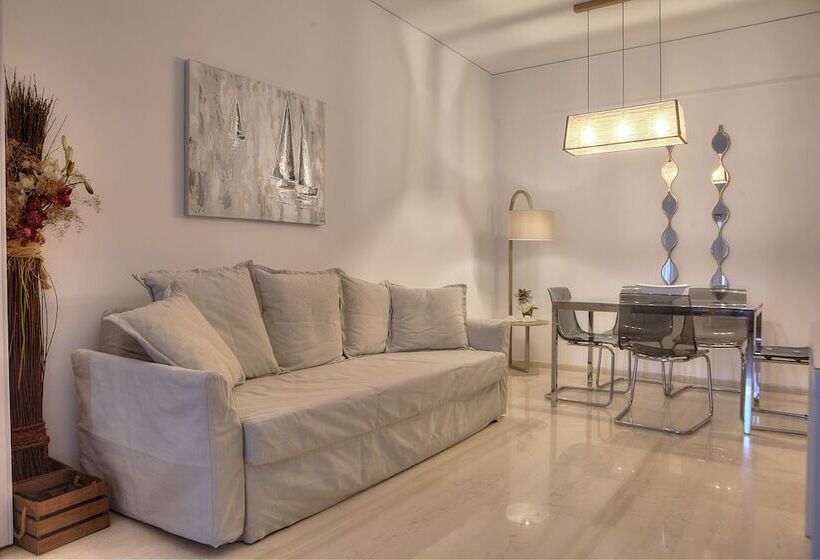 L Apartment Blanc Dans Le Centre De Glyfada