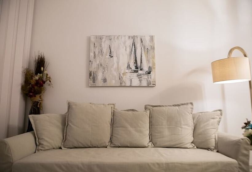 L Apartment Blanc Dans Le Centre De Glyfada