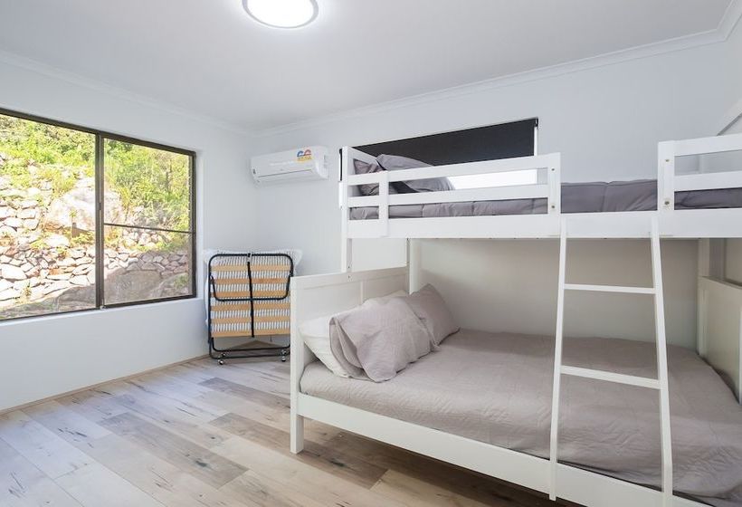 Randall Retreat 22a Randall Drive