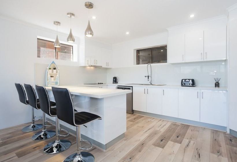 Randall Retreat 22a Randall Drive