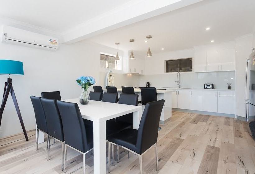 Randall Retreat 22a Randall Drive