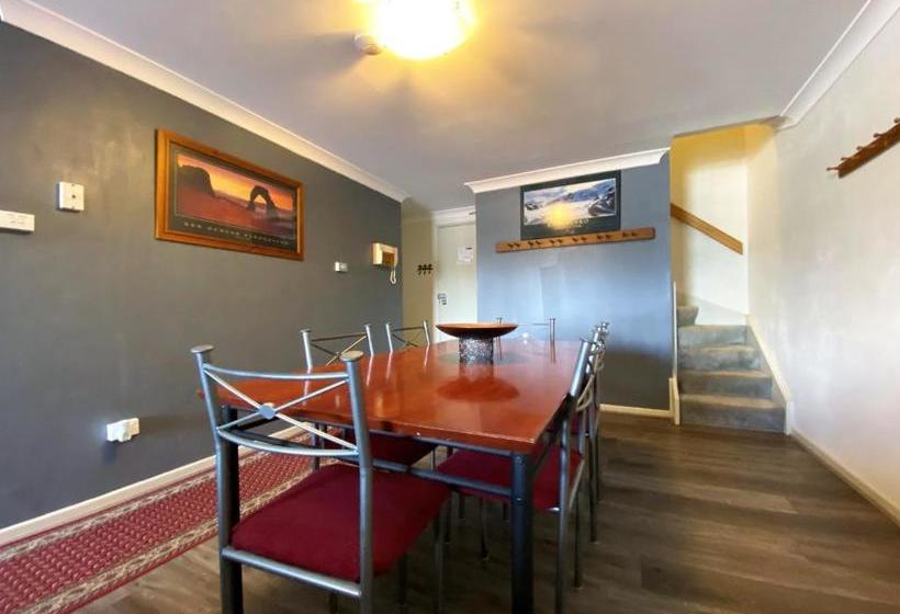 Razorback 6  Razorback Plaza Jindabyne