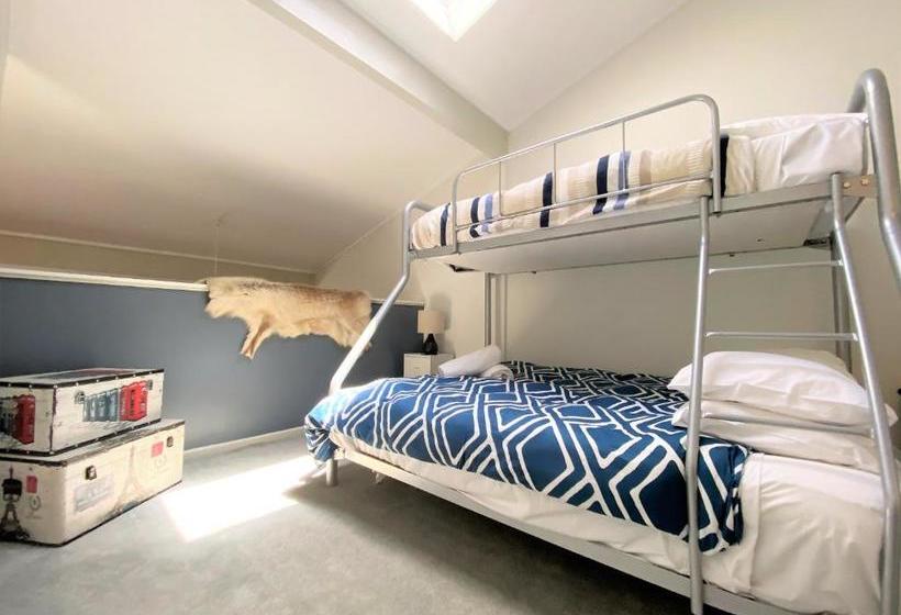 Razorback 6  Razorback Plaza Jindabyne