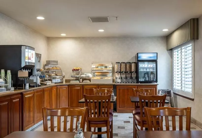 فندق Atherton Park Inn And Suites