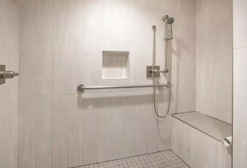 فندق Atherton Park Inn And Suites