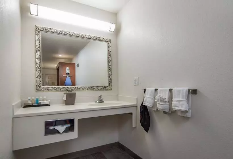 فندق Atherton Park Inn And Suites