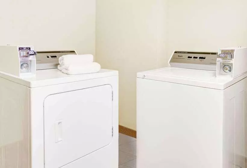 Отель Baymont By Wyndham Dallas/ Love Field