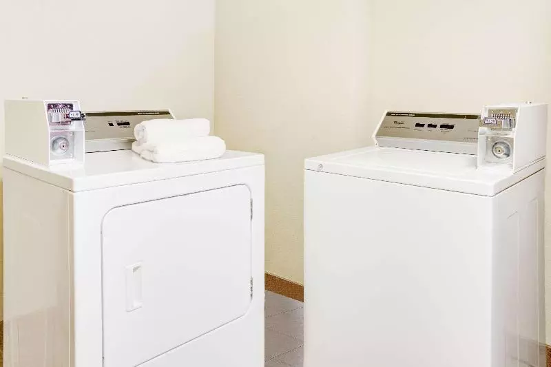 Отель Baymont By Wyndham Dallas/ Love Field