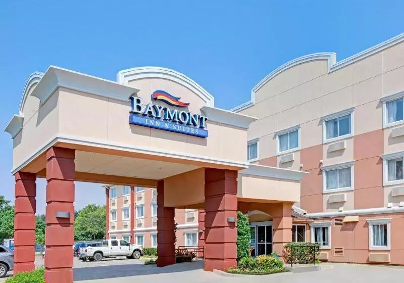 Отель Baymont By Wyndham Dallas/ Love Field