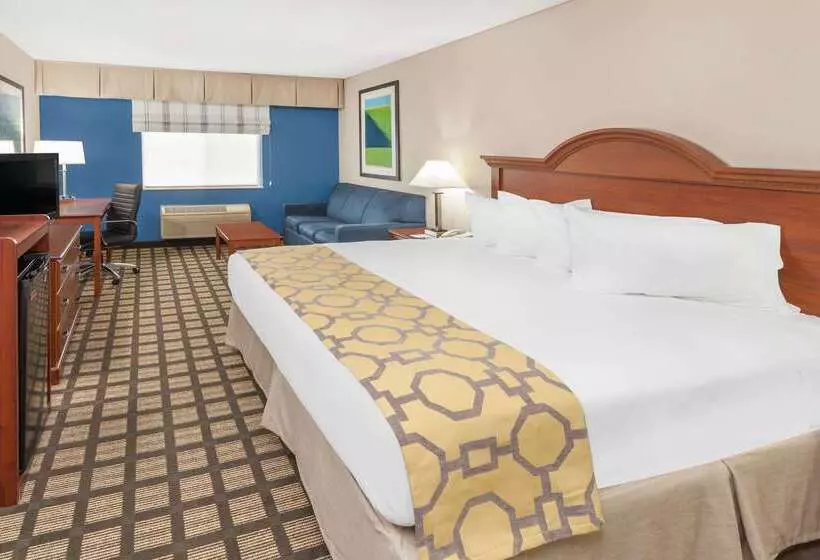 هتل Baymont By Wyndham Galesburg