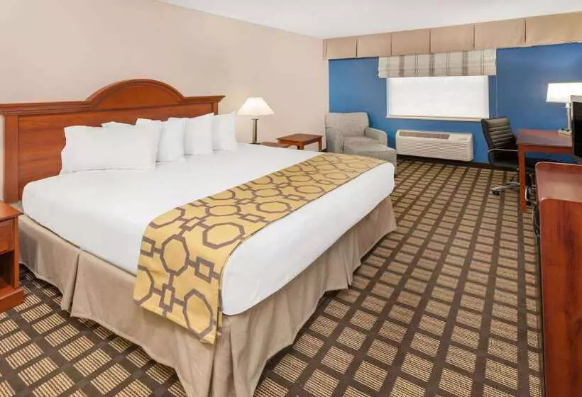 هتل Baymont By Wyndham Galesburg