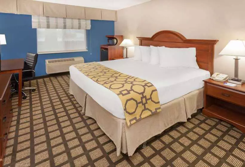 هتل Baymont By Wyndham Galesburg