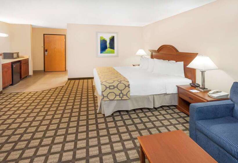 هتل Baymont By Wyndham Galesburg