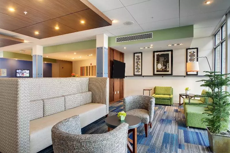 هتل Baymont By Wyndham Galesburg