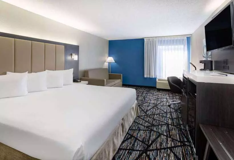 فندق Baymont By Wyndham Lavergne