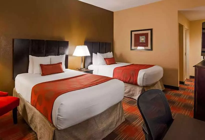 فندق Baymont By Wyndham Lavergne