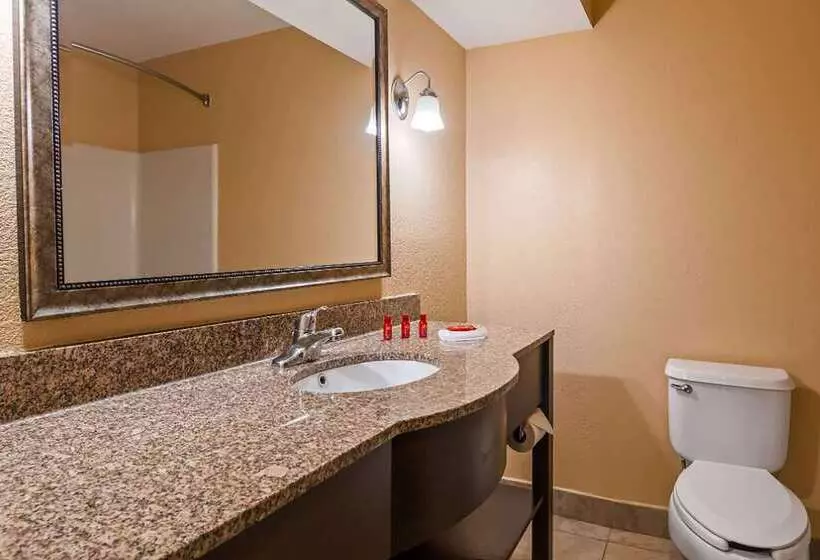 فندق Baymont By Wyndham Lavergne