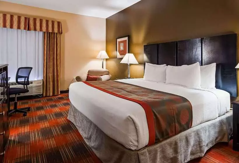 فندق Baymont By Wyndham Lavergne