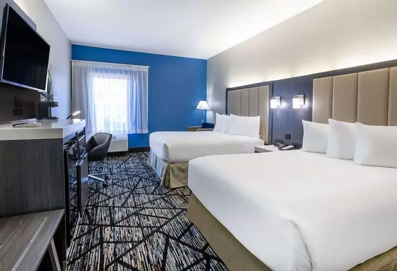 فندق Baymont By Wyndham Lavergne