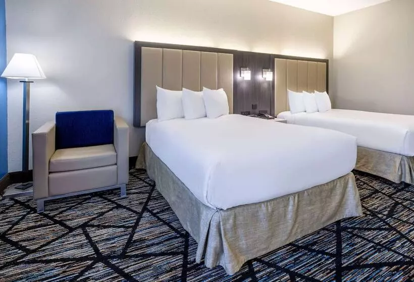 فندق Baymont By Wyndham Lavergne