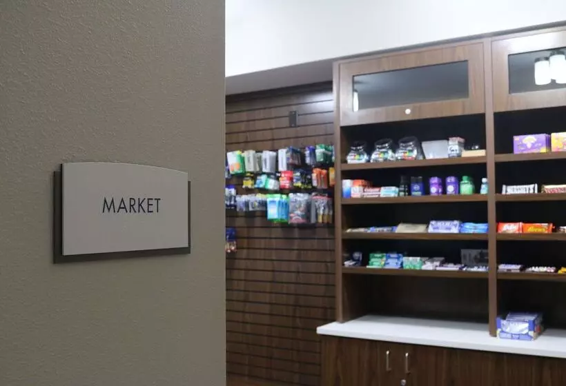 Best Western Plus Portland Airport Hotel & Suites