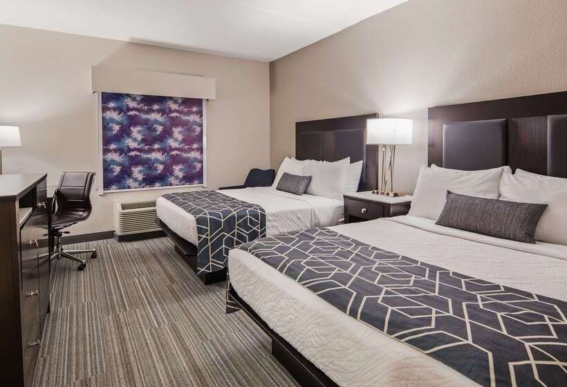 Отель Best Western Plus Wilkes Barrescranton Airport