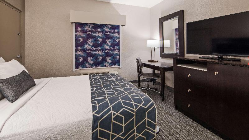 Отель Best Western Plus Wilkes Barrescranton Airport