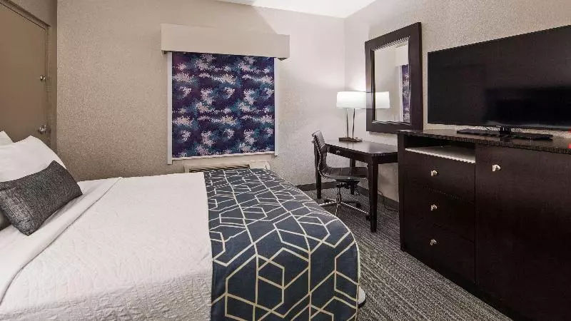 Отель Best Western Plus Wilkes Barrescranton Airport