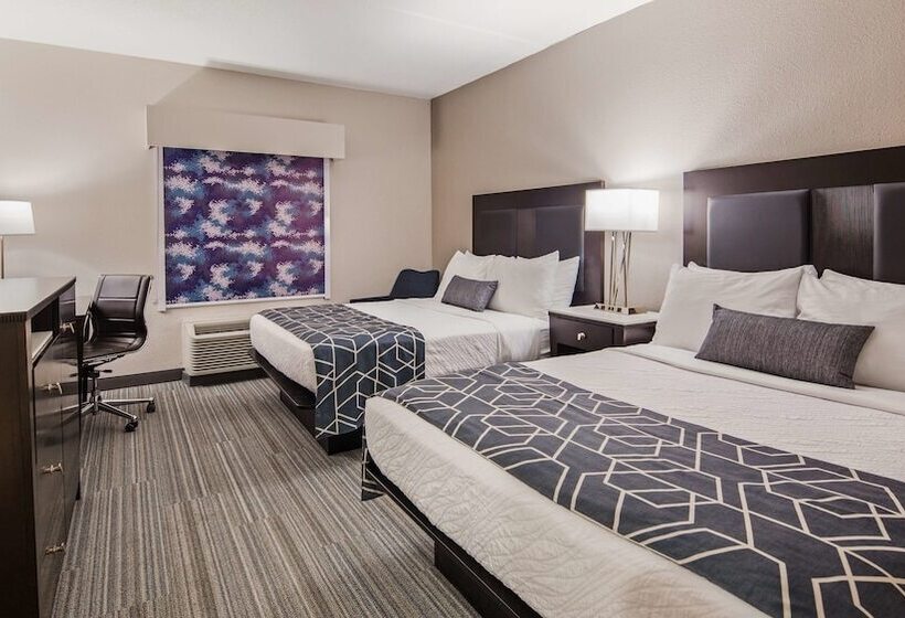 Отель Best Western Plus Wilkes Barrescranton Airport