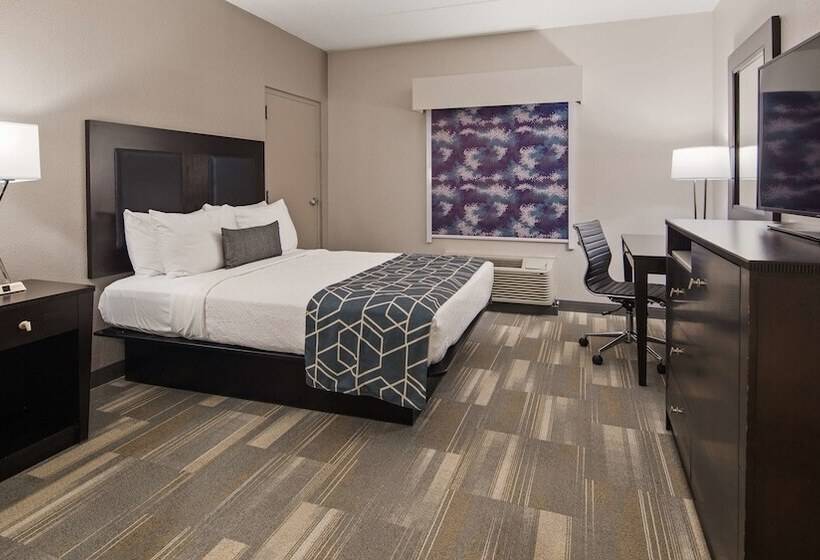 Отель Best Western Plus Wilkes Barrescranton Airport