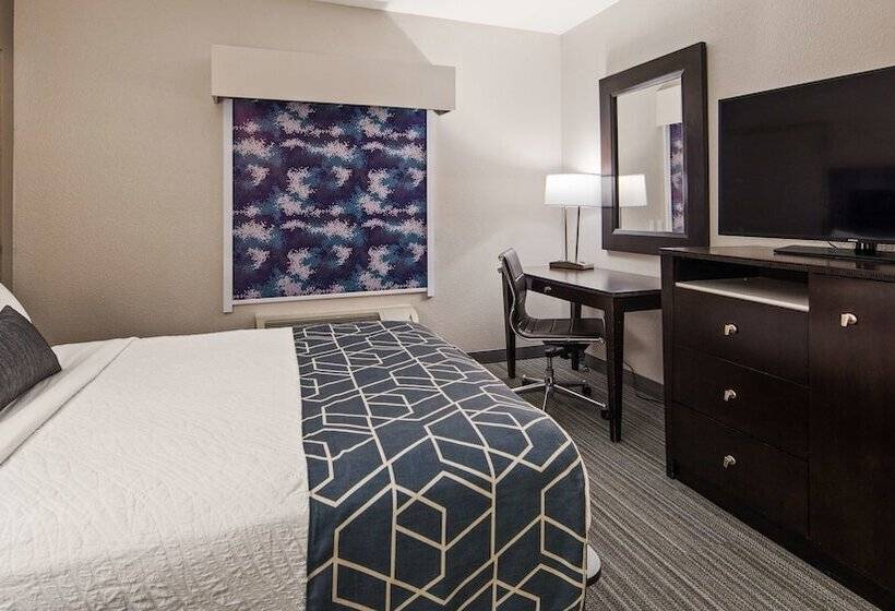 Отель Best Western Plus Wilkes Barrescranton Airport