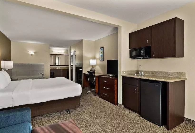 Отель Comfort Inn & Suites Sequoia Kings Canyon