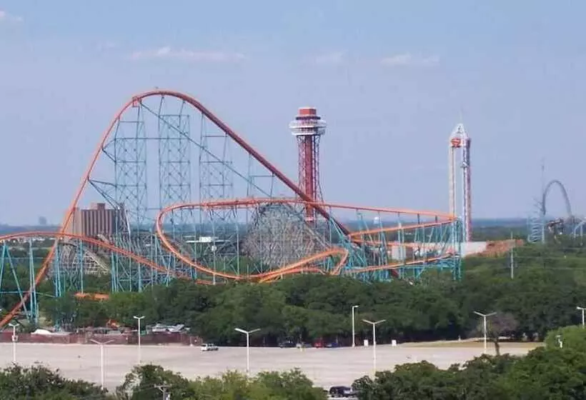 ホテル Four Points By Sheraton Dallas Arlington Entertainment District