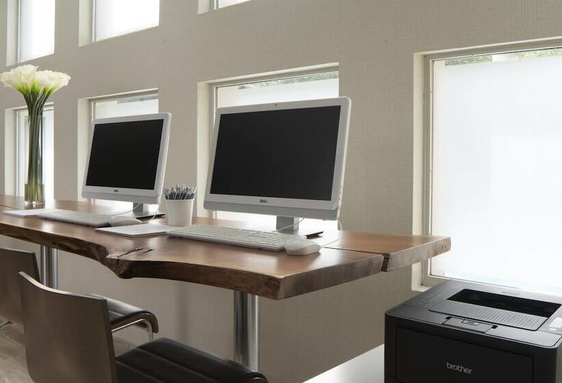 هتل Four Points By Sheraton Dallas Arlington Entertainment District