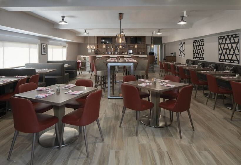 هتل Four Points By Sheraton Dallas Arlington Entertainment District