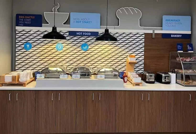 Szálloda Holiday Inn Express Rensselaer, An Ihg