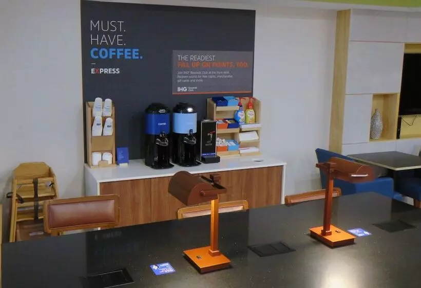 Holiday Inn Express Hotels & Suites Burlington, An Ihg