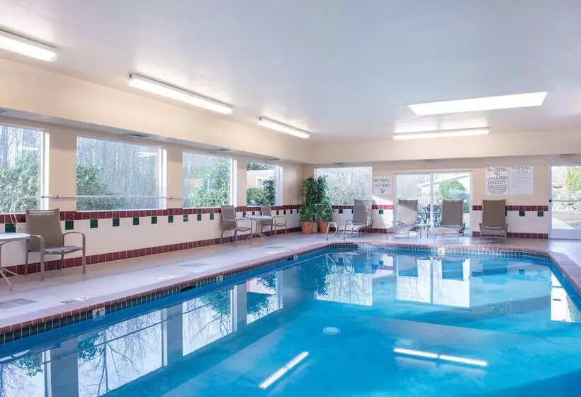 Holiday Inn Express Hotels & Suites Burlington, An Ihg