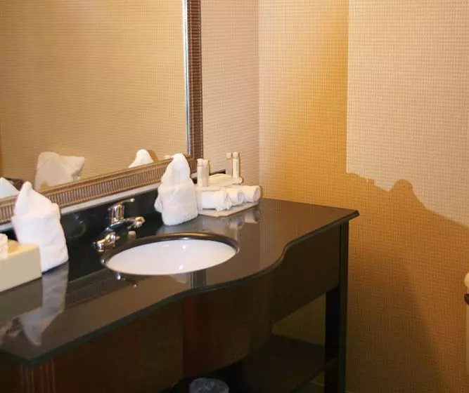 Отель Holiday Inn Express Seaford Route 13