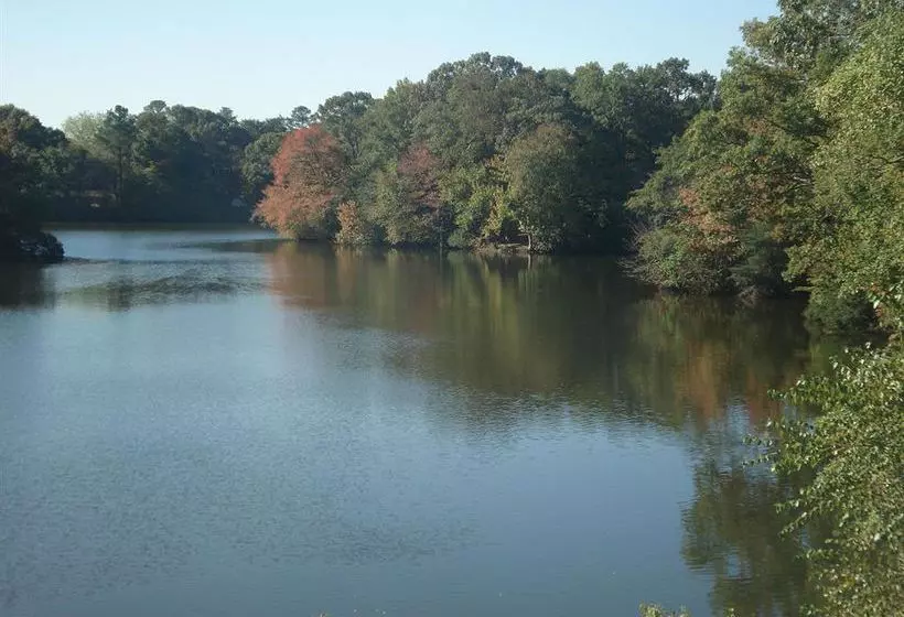 Отель Holiday Inn Express Seaford Route 13