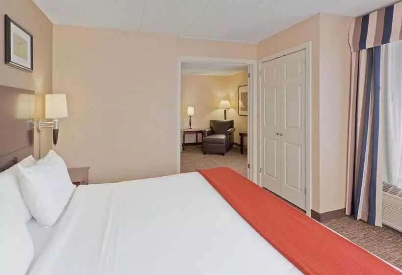 Отель Holiday Inn Express Seaford Route 13
