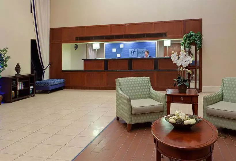 Отель Holiday Inn Express Seaford Route 13