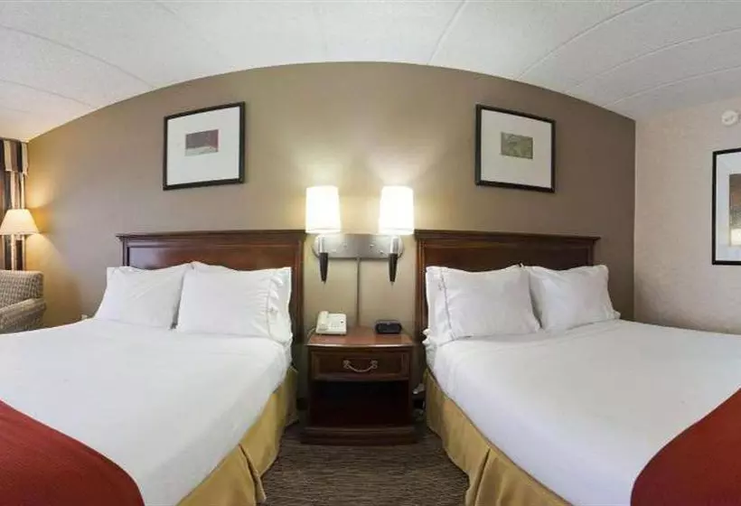 Отель Holiday Inn Express Seaford Route 13