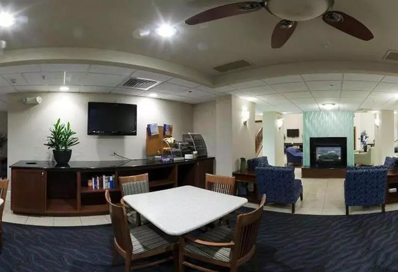 Отель Holiday Inn Express Seaford Route 13