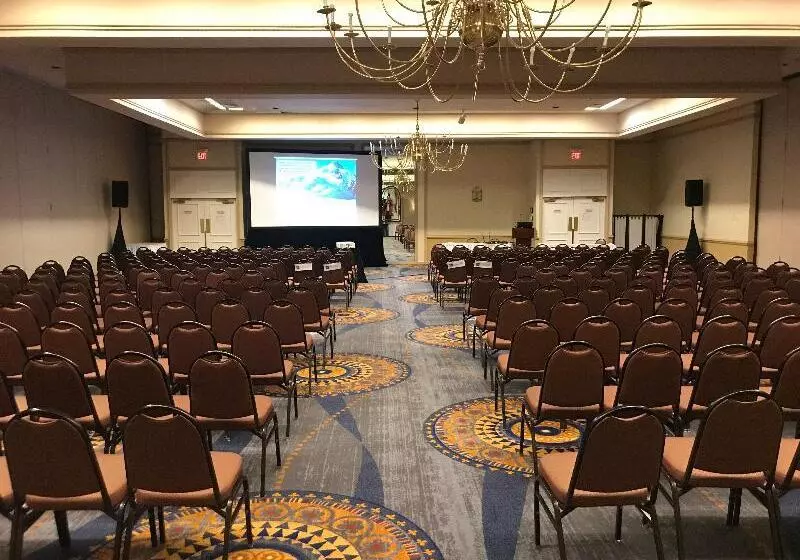 Отель Holiday Inn Portland By The Bay, An Ihg