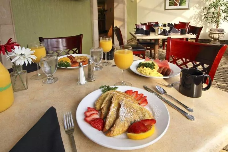 호텔 Holiday Inn Santa Ana Orange County Airport, An Ihg