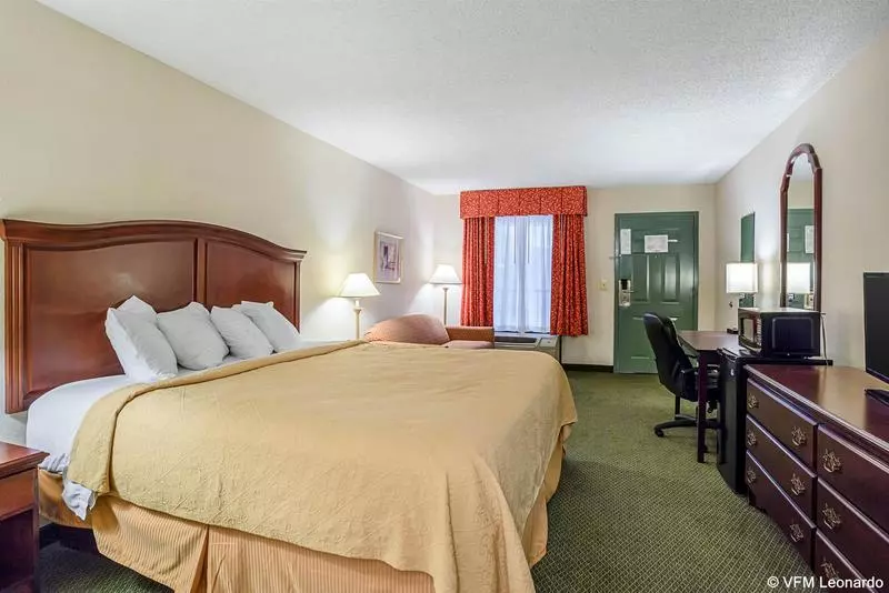 فندق Quality Inn & Conference Center